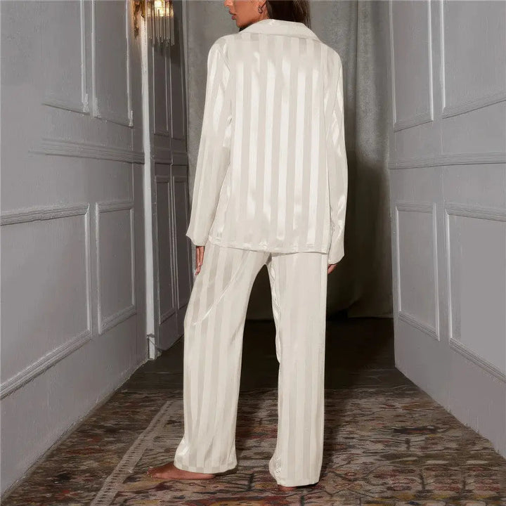 Esmee™ | Luxe Damespyjama met Zijden Details