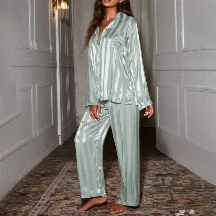 Esmee™ | Luxe Damespyjama met Zijden Details