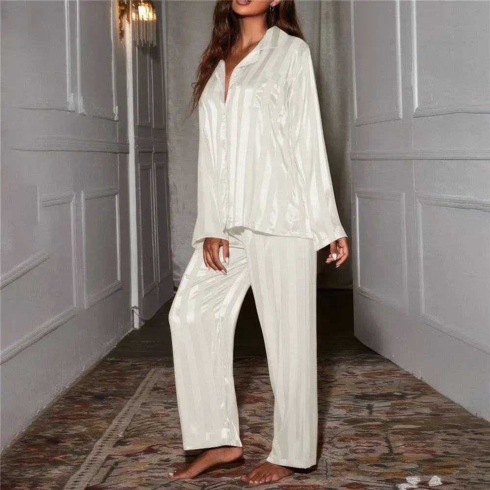 Esmee™ | Luxe Damespyjama met Zijden Details